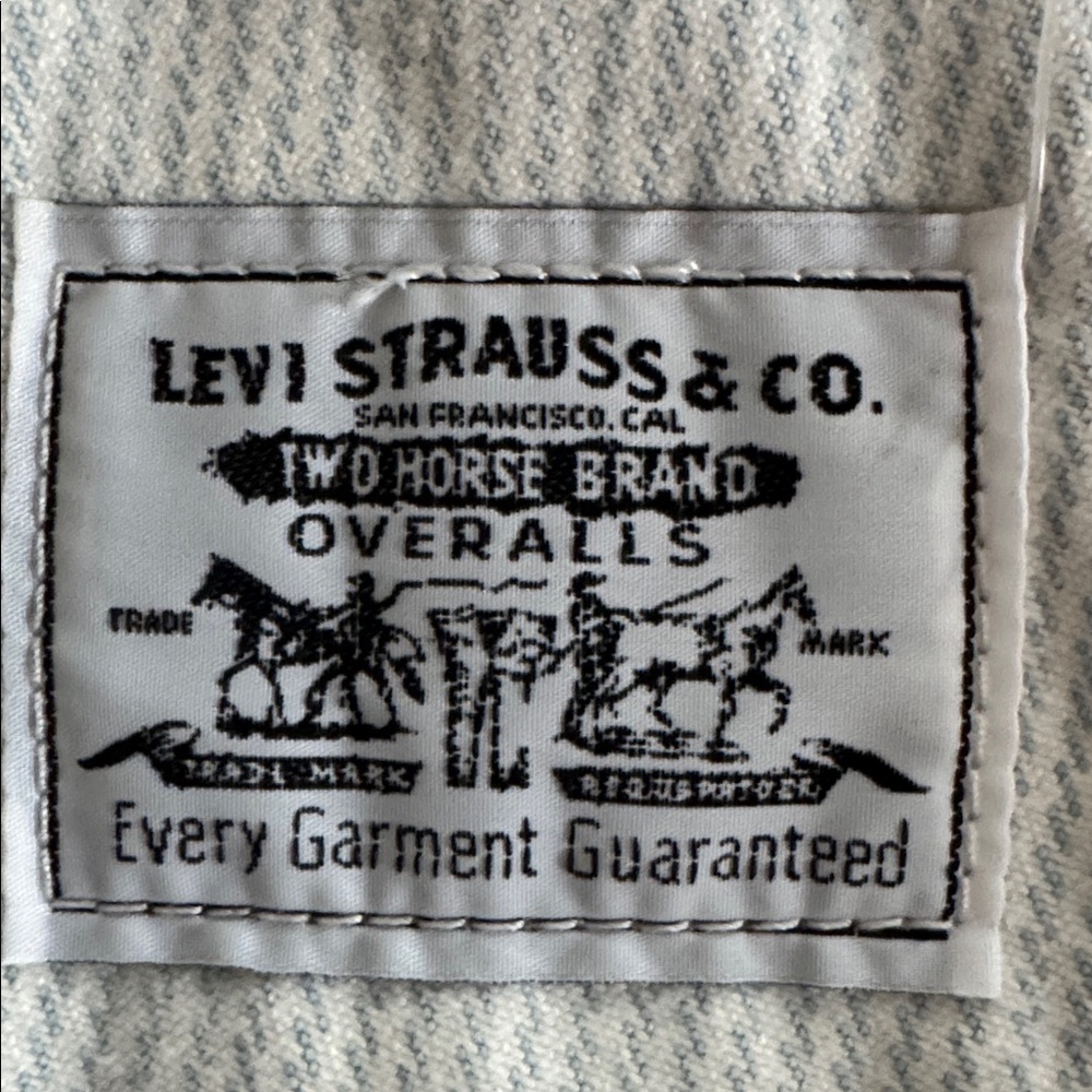 Levi's Off-White Denim Overall Shorts - Picture 6 of 6